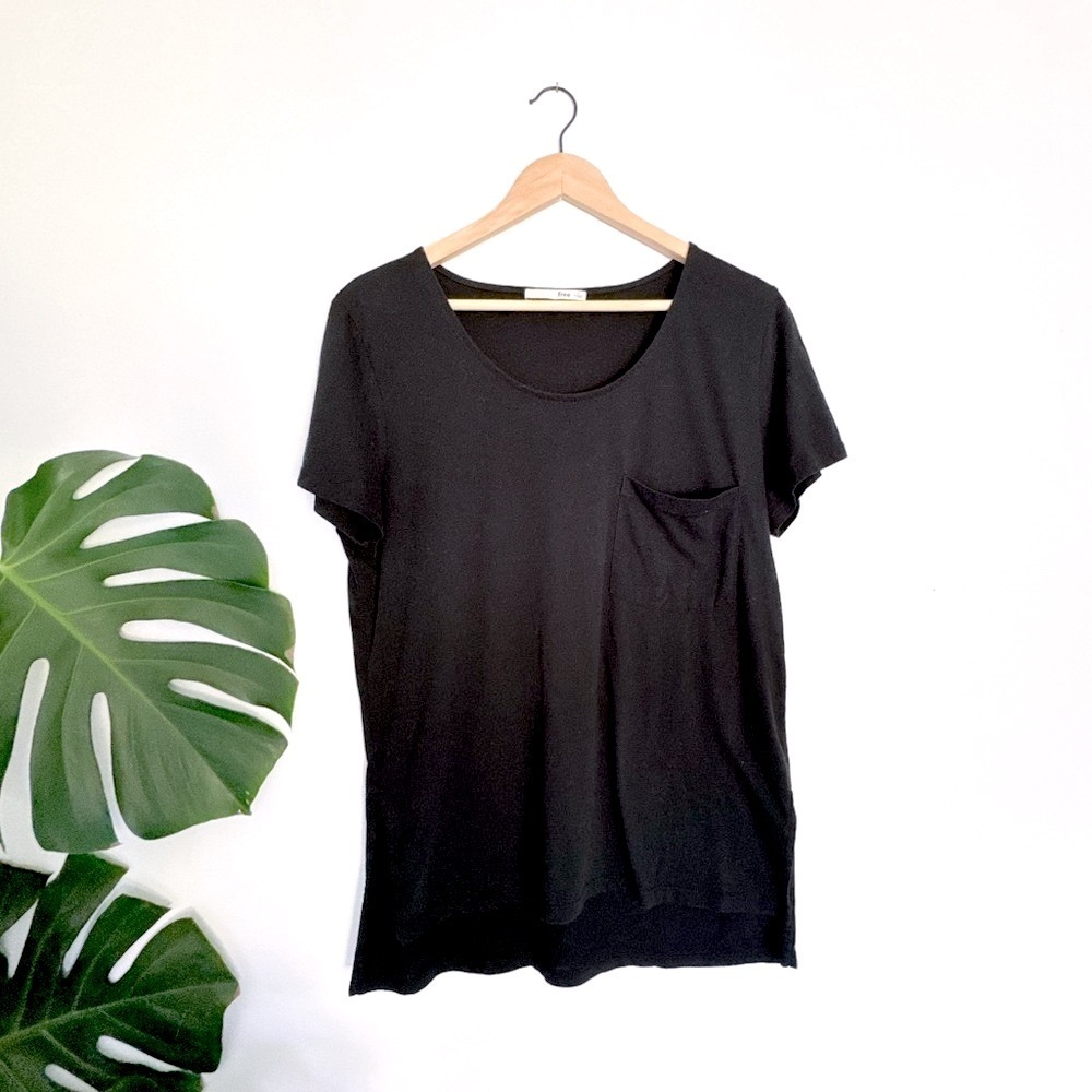 SOLD x Aritzia Wilfred Free Crew Neck Pocket T-Shirt Black - Size Small